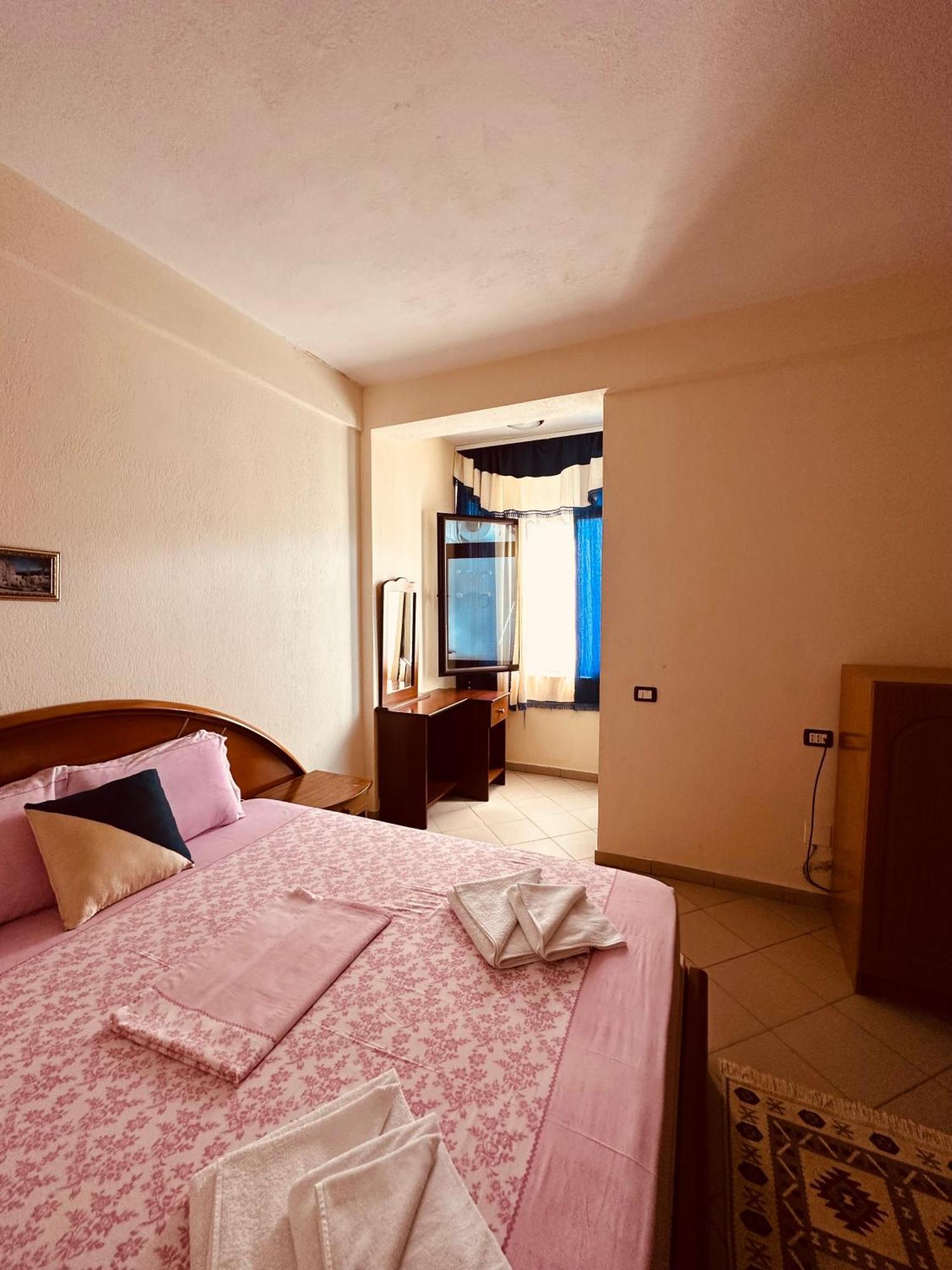 Hotel Saint Marena Pogradec Pokoj fotografie